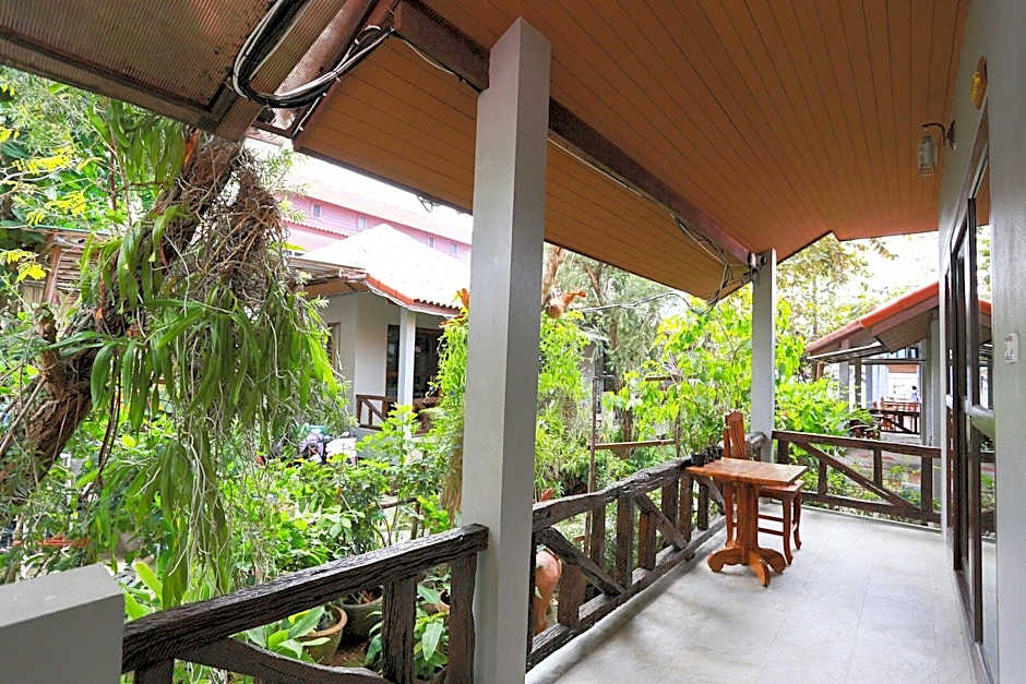 Sang Aroon Bungalow