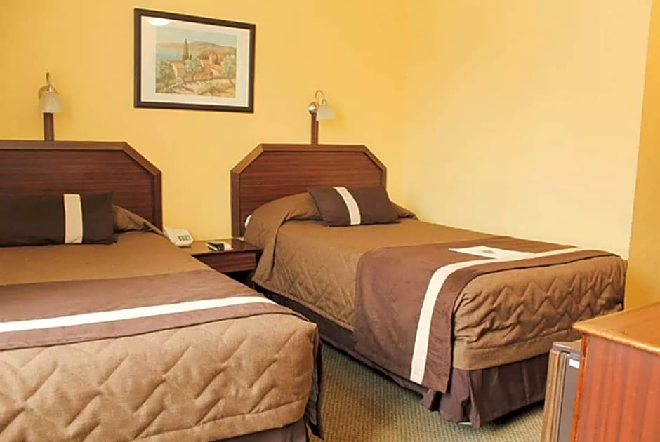 Hotel Alcalá Del Río