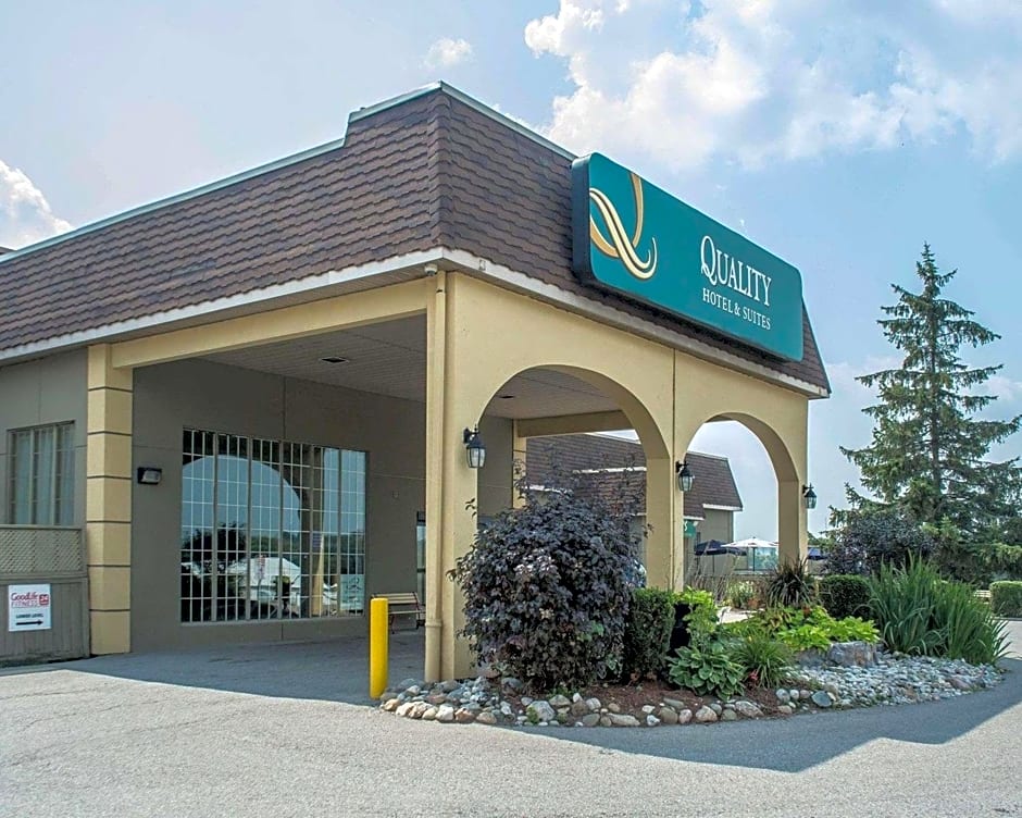 Quality Hotel & Suites Woodstock
