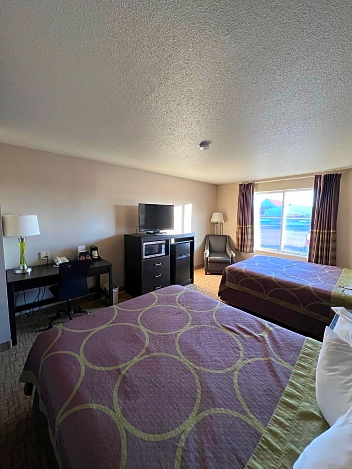 Super 8 by Wyndham Jackson MN
