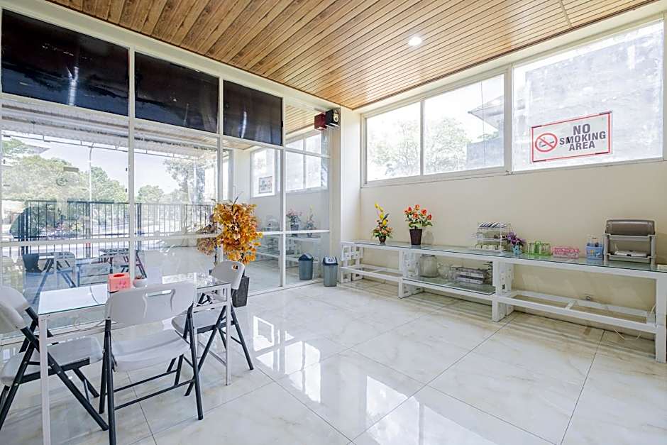 RedDoorz Plus @ Grace Residence Surabaya