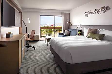 King Room with Sofa Bed - Club Lounge Access - Tower