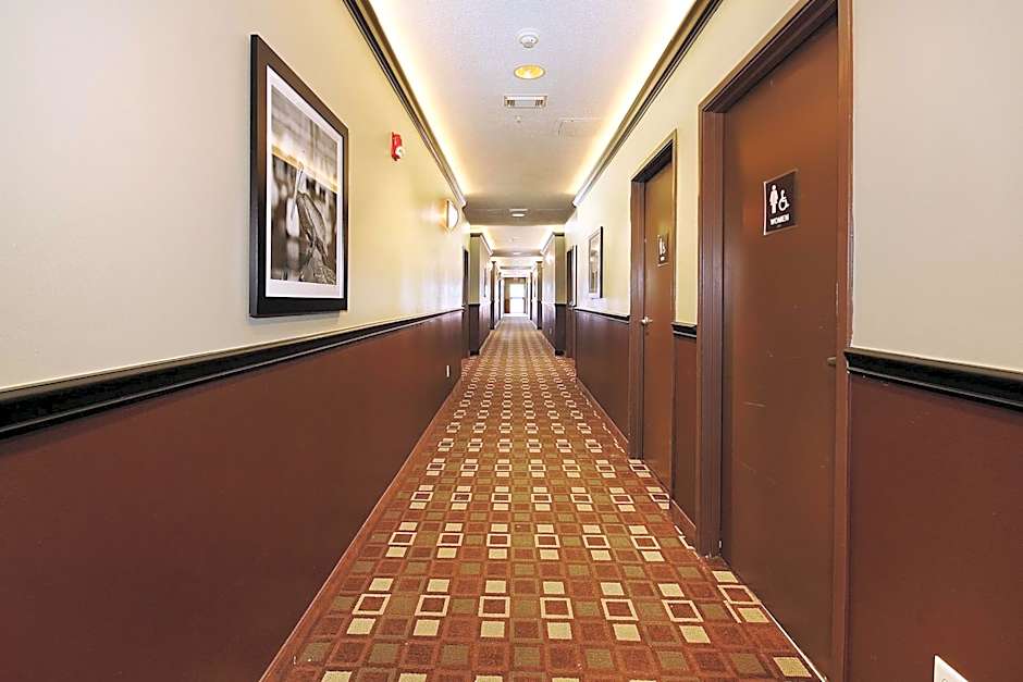 Best Western Plus Seawall Inn & Suites By The Beach
