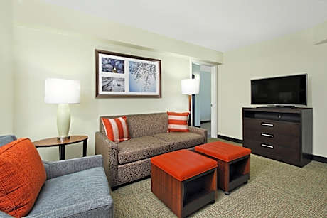 1 Queen 2 Double Beds 2 Bedroom Ste