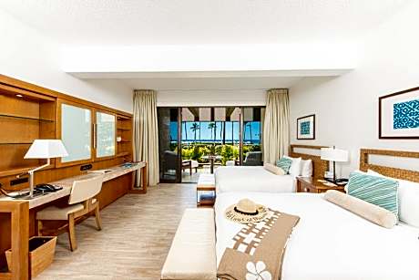 Newly Renovated, Guest room, 2 Queen, Beachfront, Balcony