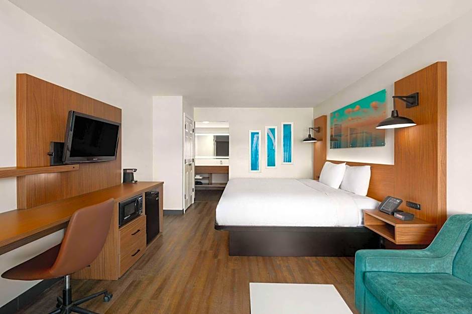 La Quinta Inn & Suites by Wyndham San Diego Scripps Poway