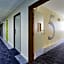 CAMPANILE PARIS SUD - Saclay