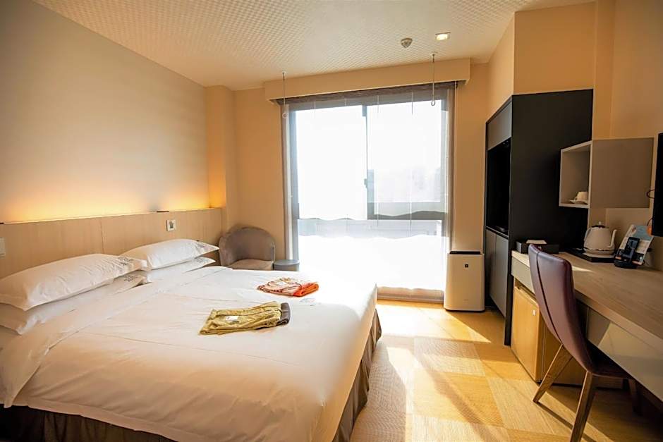 SOLA HOTEL