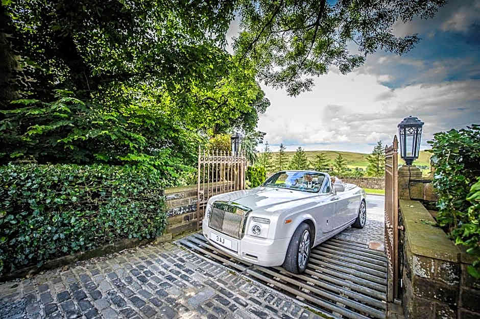 The Saddleworth Hotel