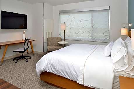 Standard King Room - Hearing Accessible