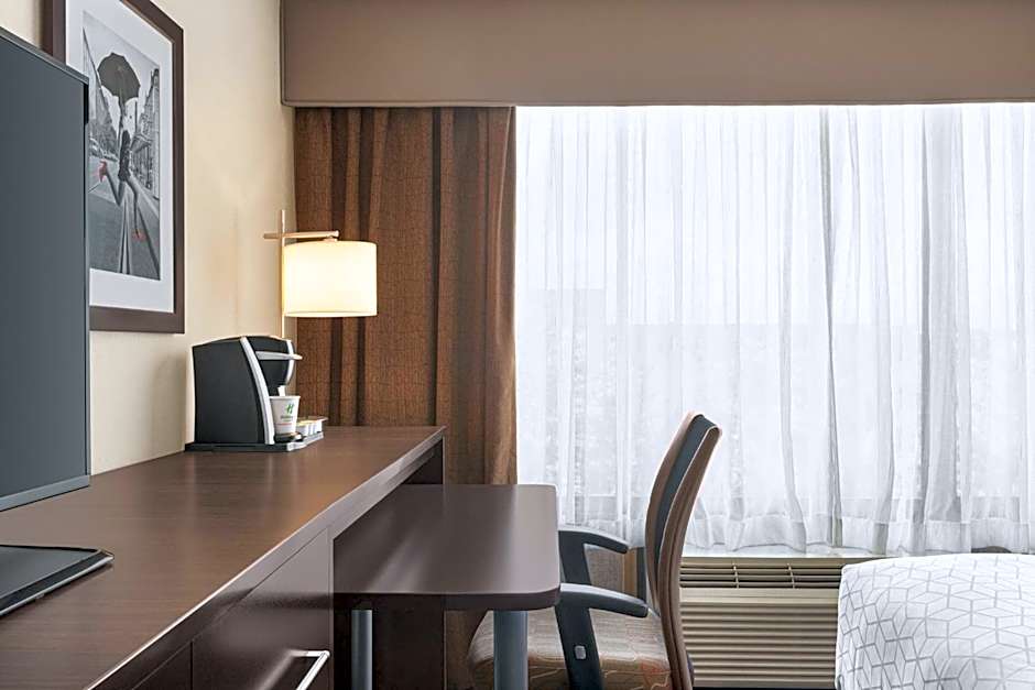 Holiday Inn Boston - Cambridge Area by IHG