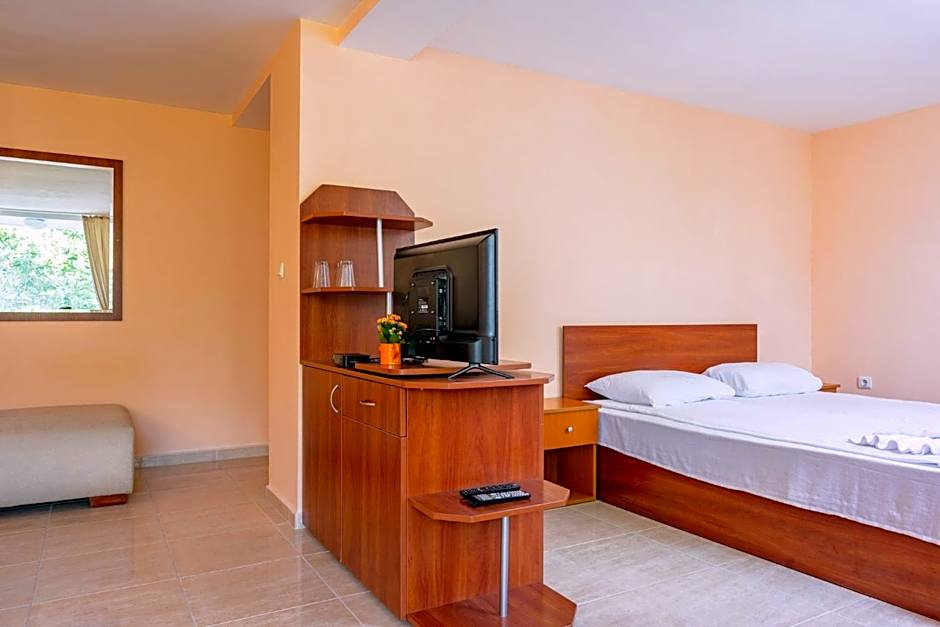 Хотел Ескана