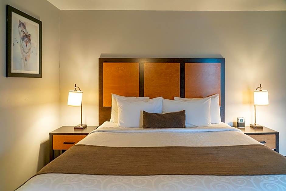 Pocaterra Inn & Waterslide