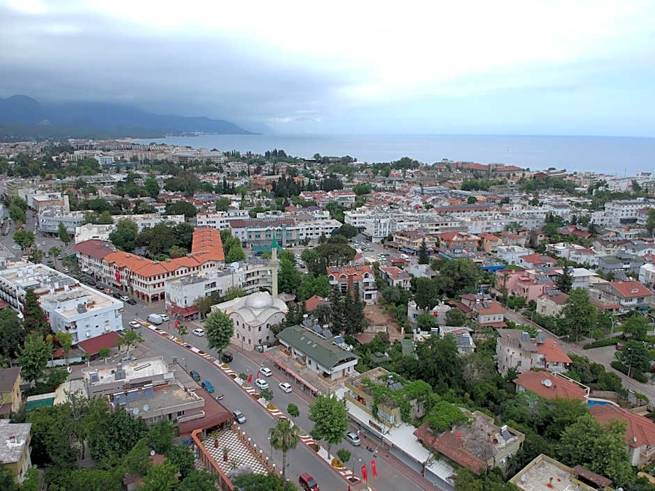 Castello Hotel & Aparts