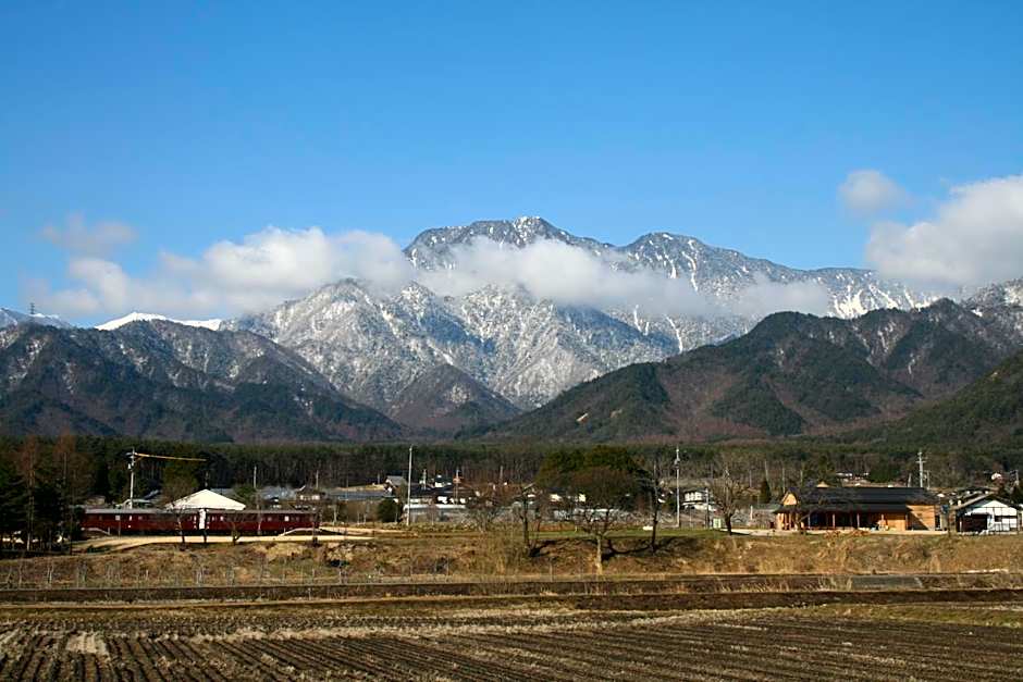 Azumino Backpackers 山の風