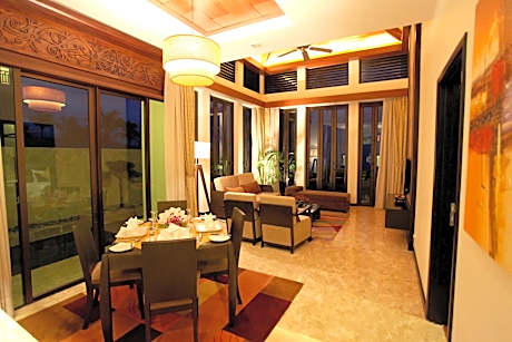 3 Bedrooms Sea Front Pool Villa