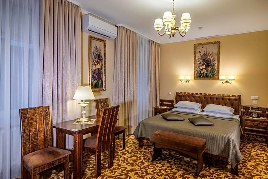 Photo 1 of 10 of Suite