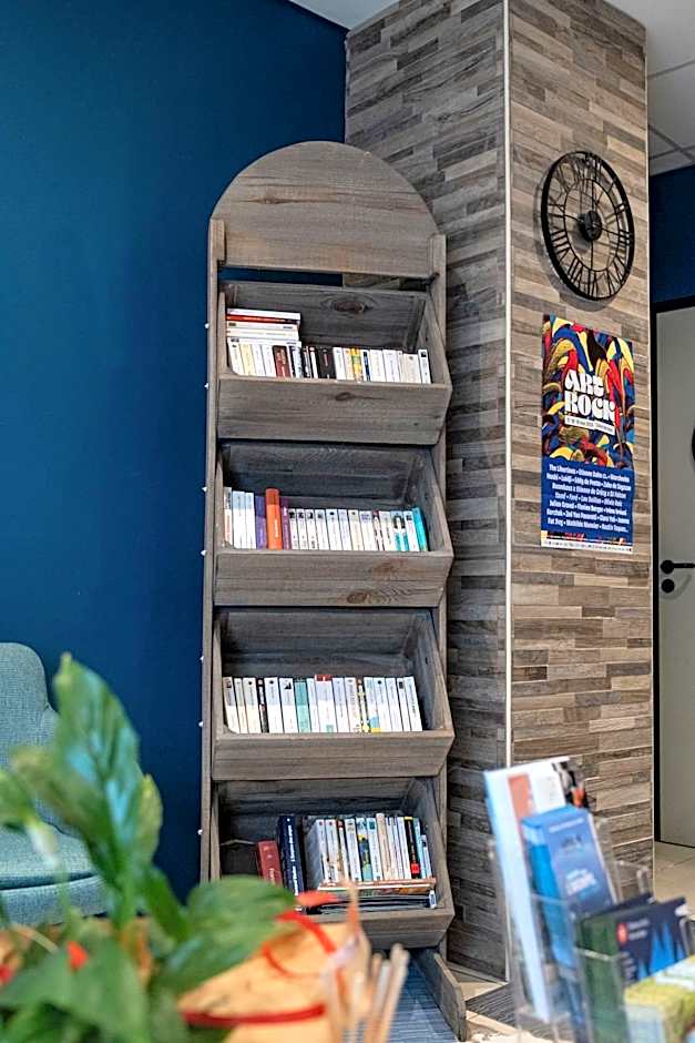 Contact Hôtel du Champ de Mars de Saint-Brieuc