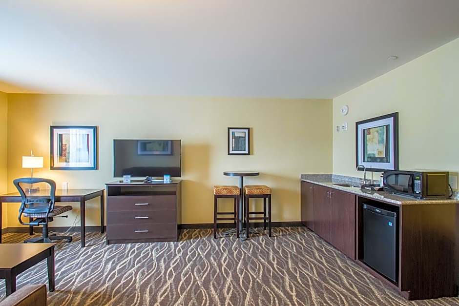 Cobblestone Inn & Suites - St Marys