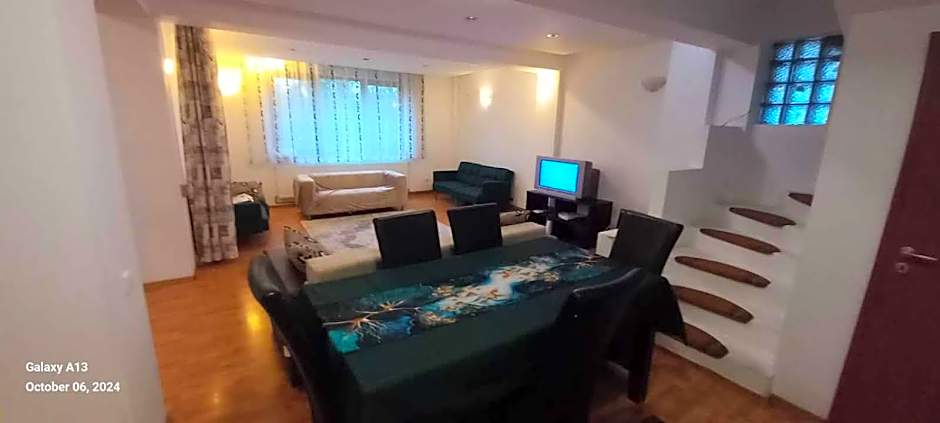 VillaWeb 9rooms - Long term business aparthotel 29 Euro per night per room, min 3months
