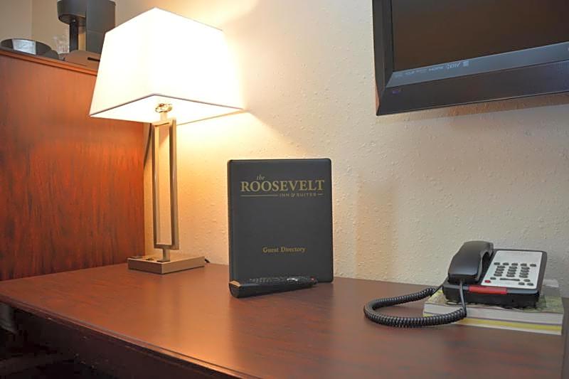 Roosevelt Inn & Suites