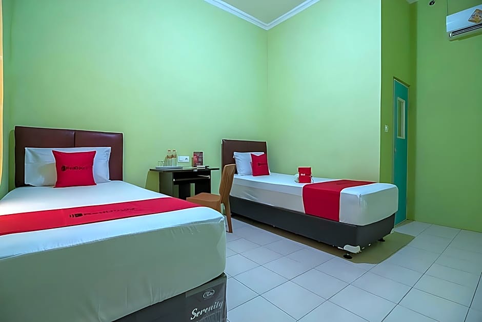 RedDoorz near Kampus UMP Purwokerto