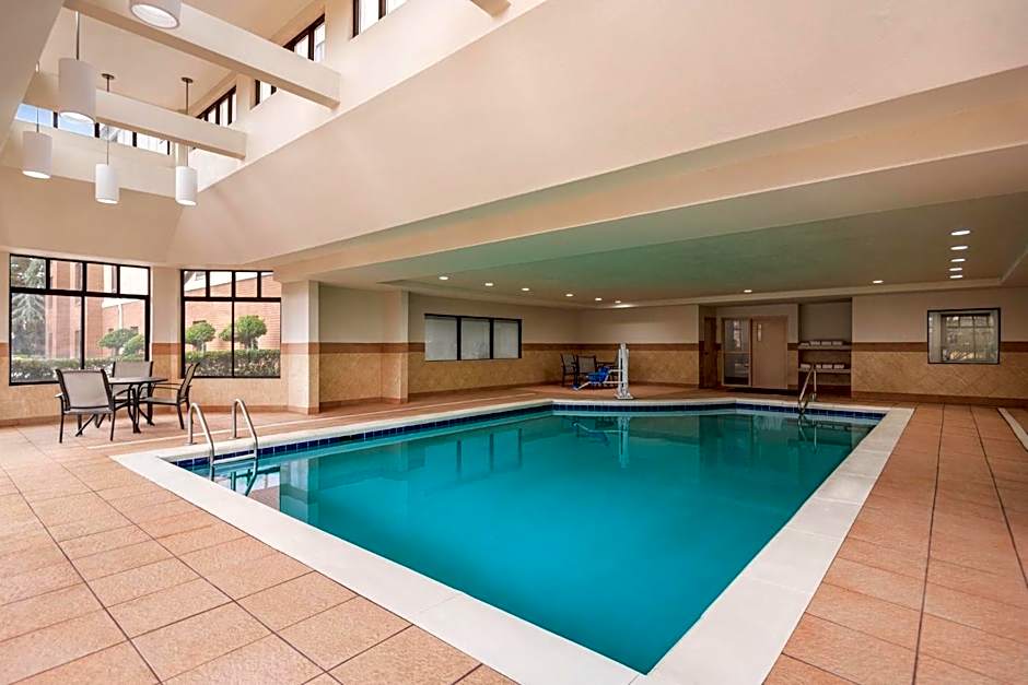 Holiday Inn Express Hotel & Suites McDonough By IHG