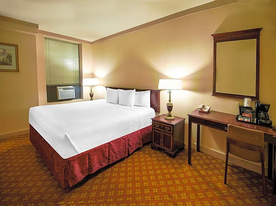 Night Hotel Broadway