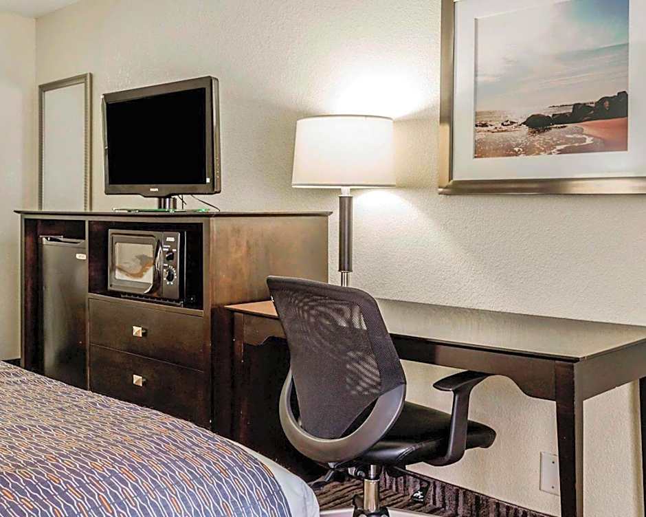 Quality Inn Mt. Pleasant - Charleston