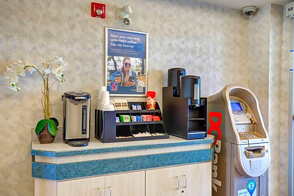 Motel 6-Grande Prairie, AB