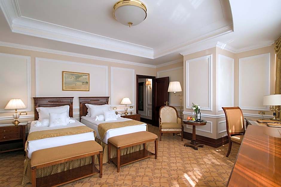 Nobil Luxury Boutique Hotel