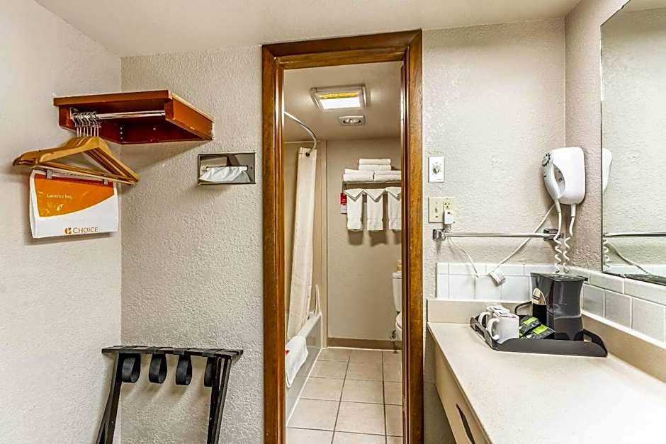 Econo Lodge Winfield