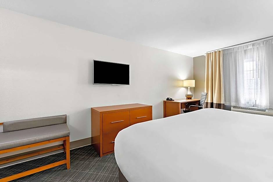 Comfort Inn & Suites Nashville Near Tanger Outlets I-24 Antioch