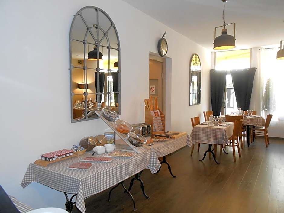 Hôtel-Restaurant "Chez Carrière"