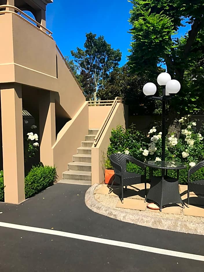 Tuscana Motor Lodge