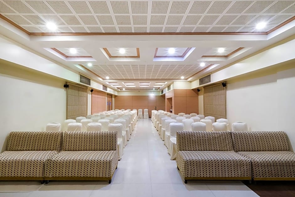 7 Apple Hotel Pimpri Pune