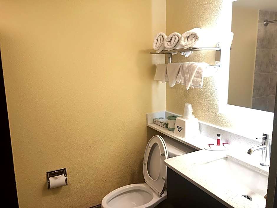 Days Inn by Wyndham Grove City Columbus South