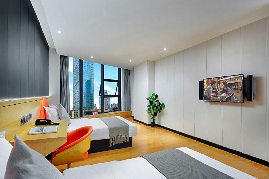 IU Hotel Chongqing Jiefangbei Hongyadong Chaotianmen