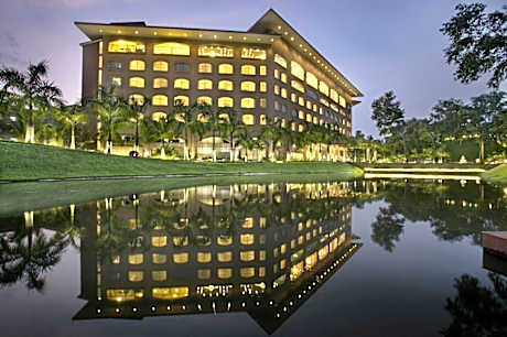Grand Sultan Tea Resort & Golf