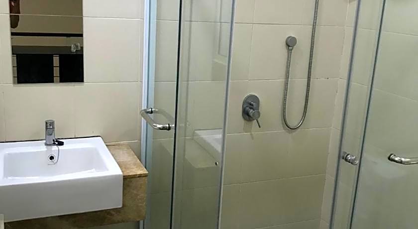 Island Hostel Bayan Lepas