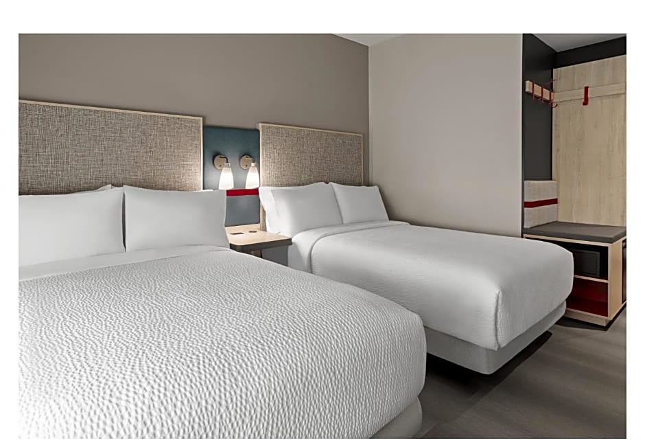 avid hotels - Brooklyn Dyker Heights, an IHG Hotel