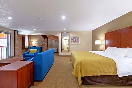 1 King Bed, Suite, Nonsmoking