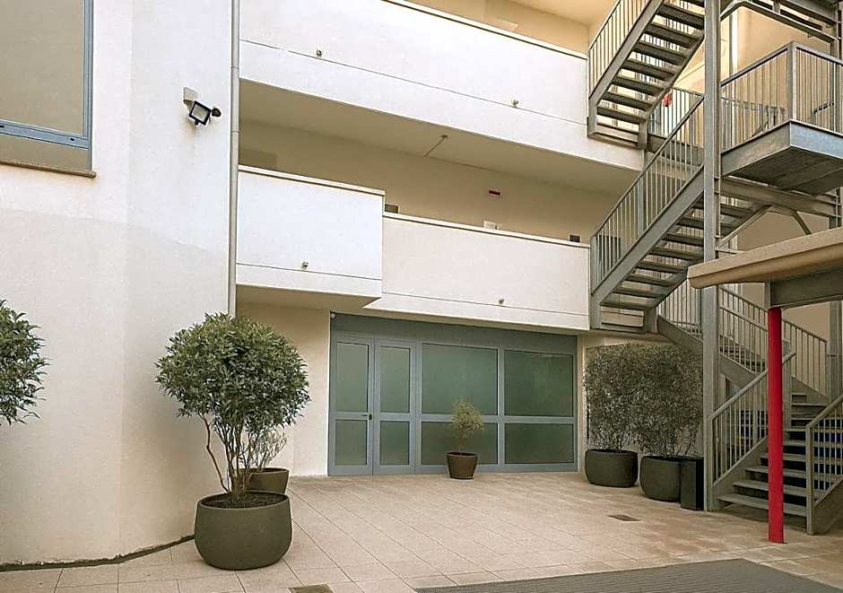Sechi Hotel Milano with parking
