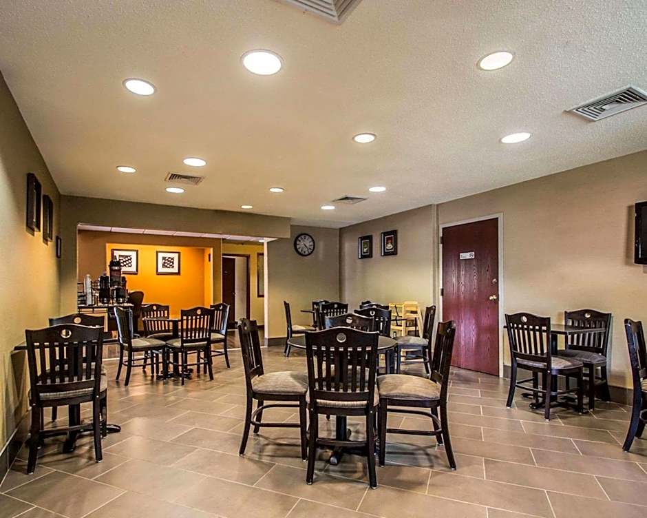 Quality Inn & Suites NJ State Capital Area