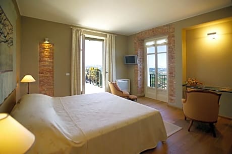 Deluxe, Panoramic View