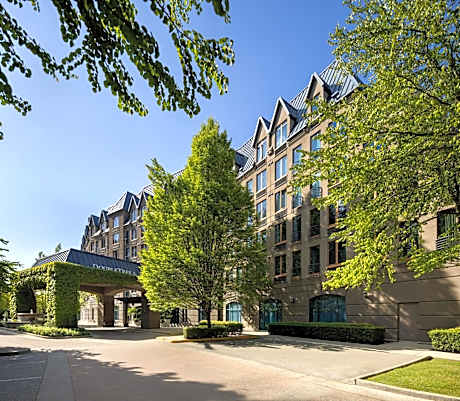 DoubleTree by Hilton North Vancouver