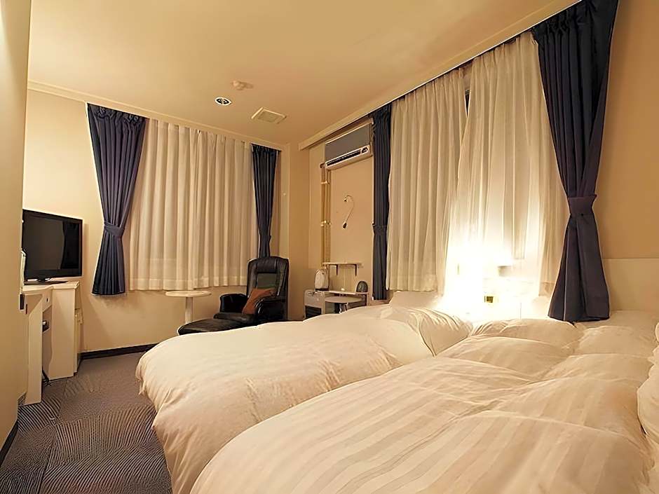 Hotel Justice - Ski IN Ski OUT - Private bathroom, next to the ski lift station