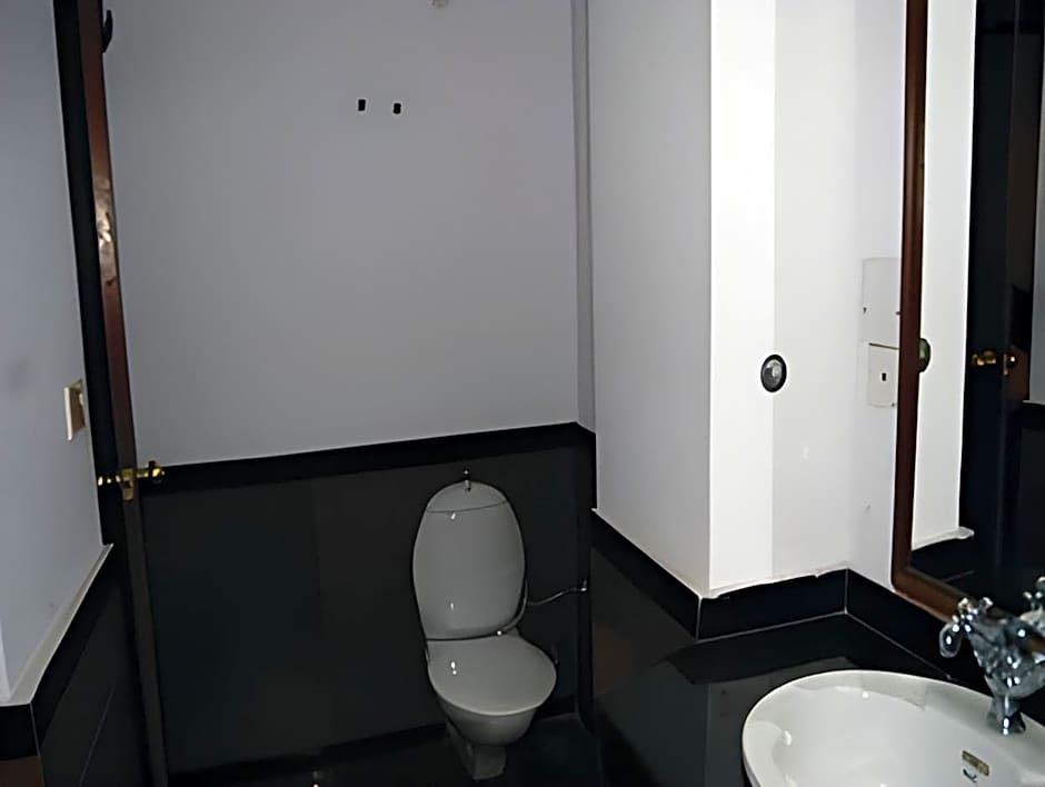 Moon International – Shimla, PA