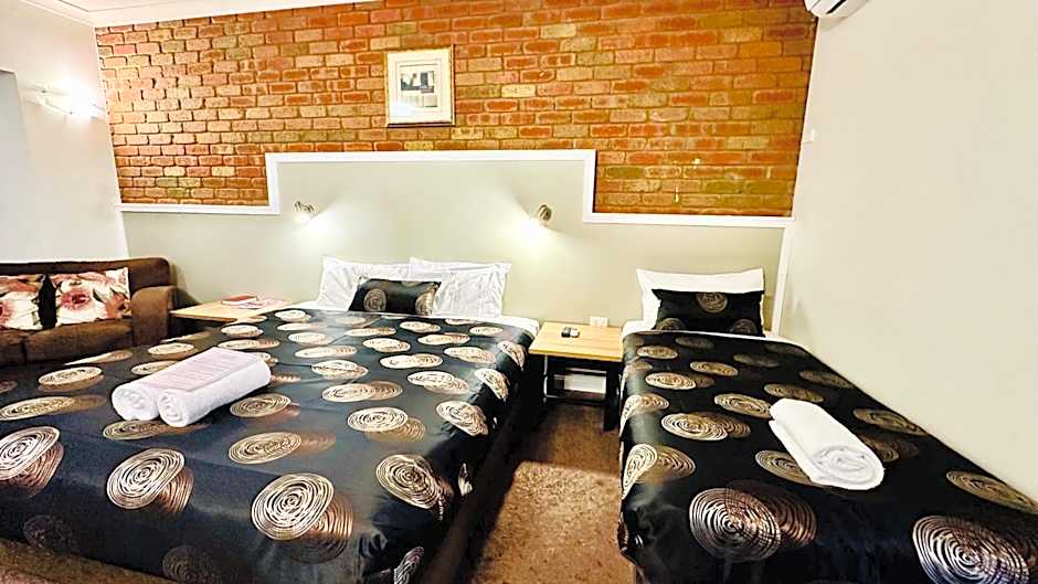 Early Australian Motor Inn