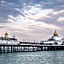 OYO Marine Parade Hotel, Eastbourne Pier